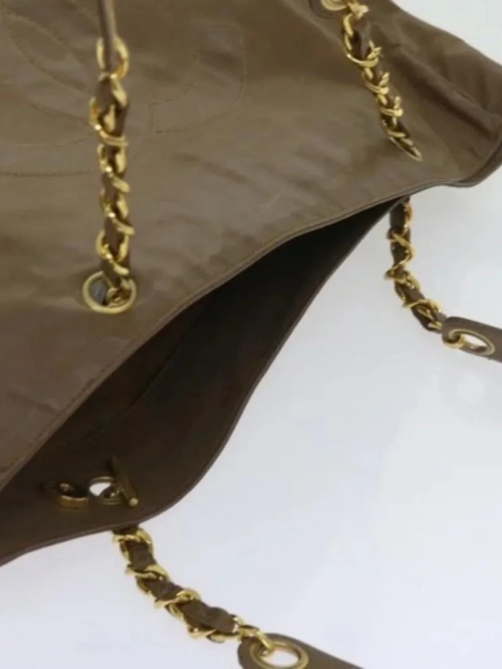 CHANEL brand	chanel color	brown